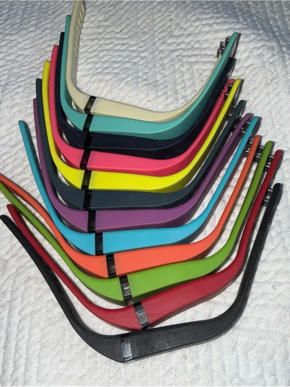 Working legacy Fit Bit Flex FB401 Fitness Tracker with 12 Color Bands 2 Chargers